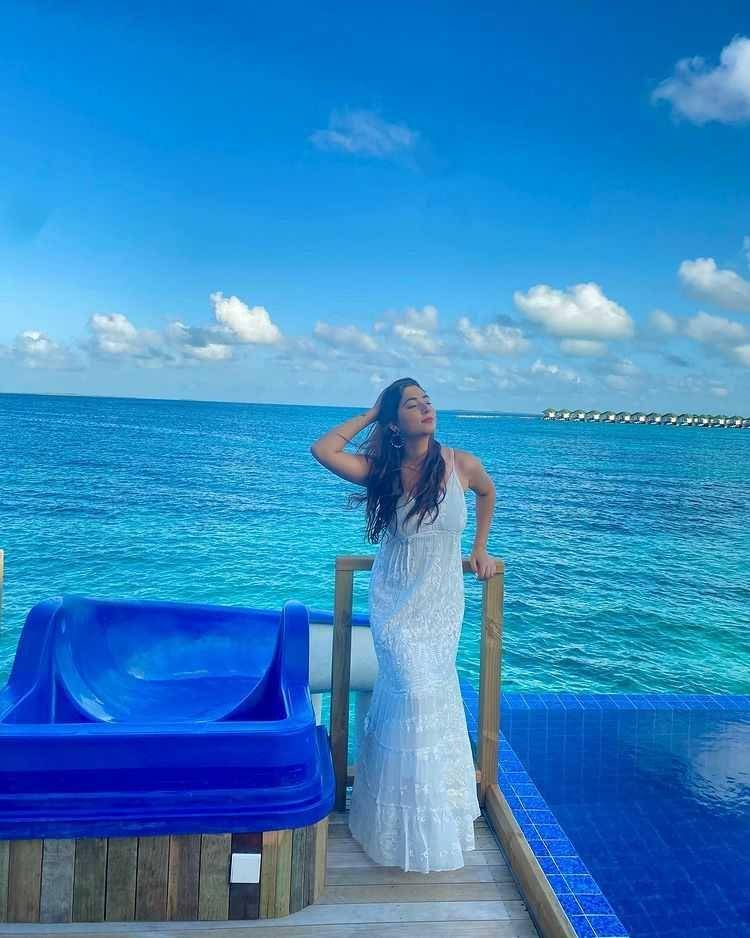 Disha Parmar (instagram.com/dishaparmar)