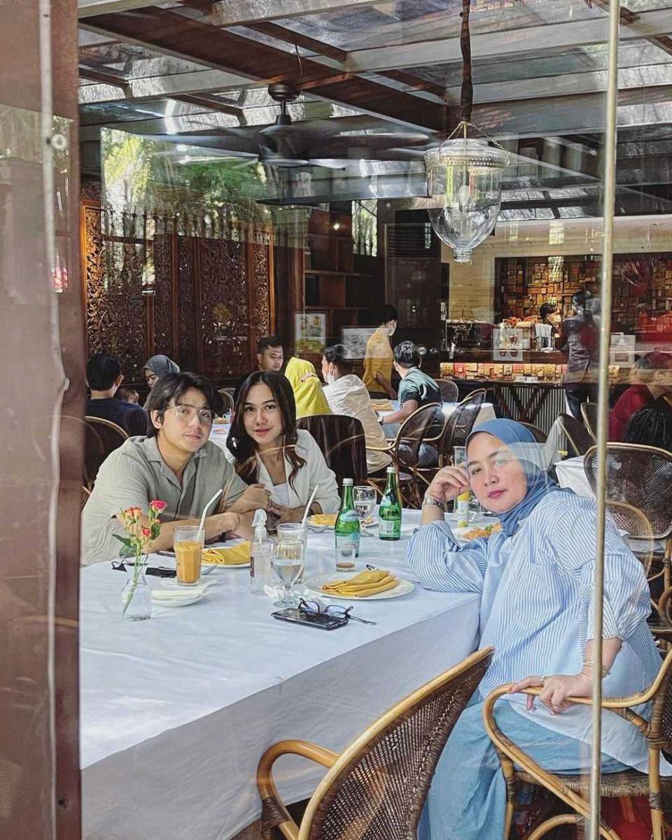 Arbani Yasiz dan kekasih (instagram.com/arbaniyasiz)