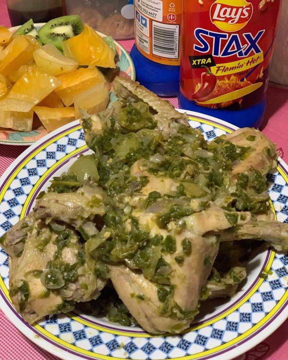 Ayam pop sambal ijo (instagram.com/sensen74)