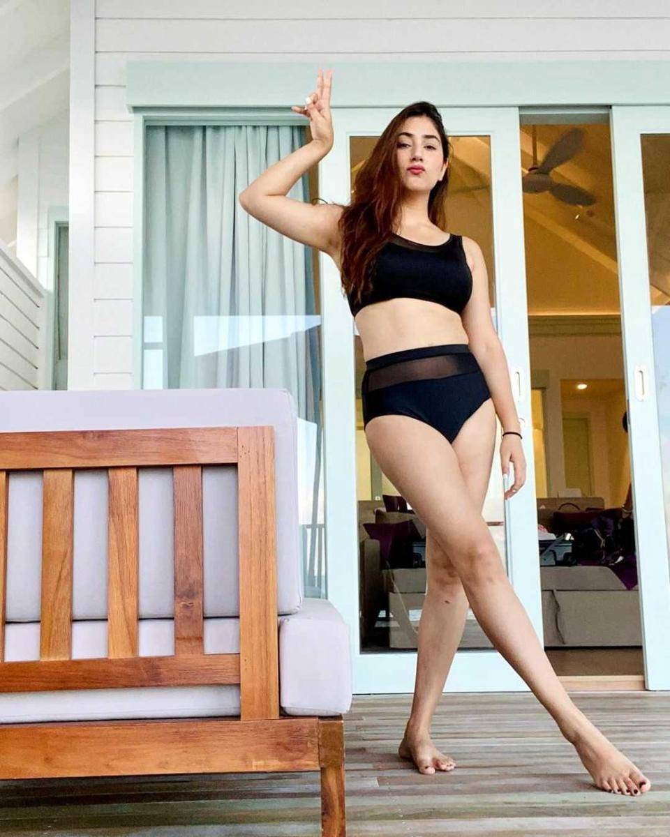 Disha Parmar (instagram.com/dishaparmar)