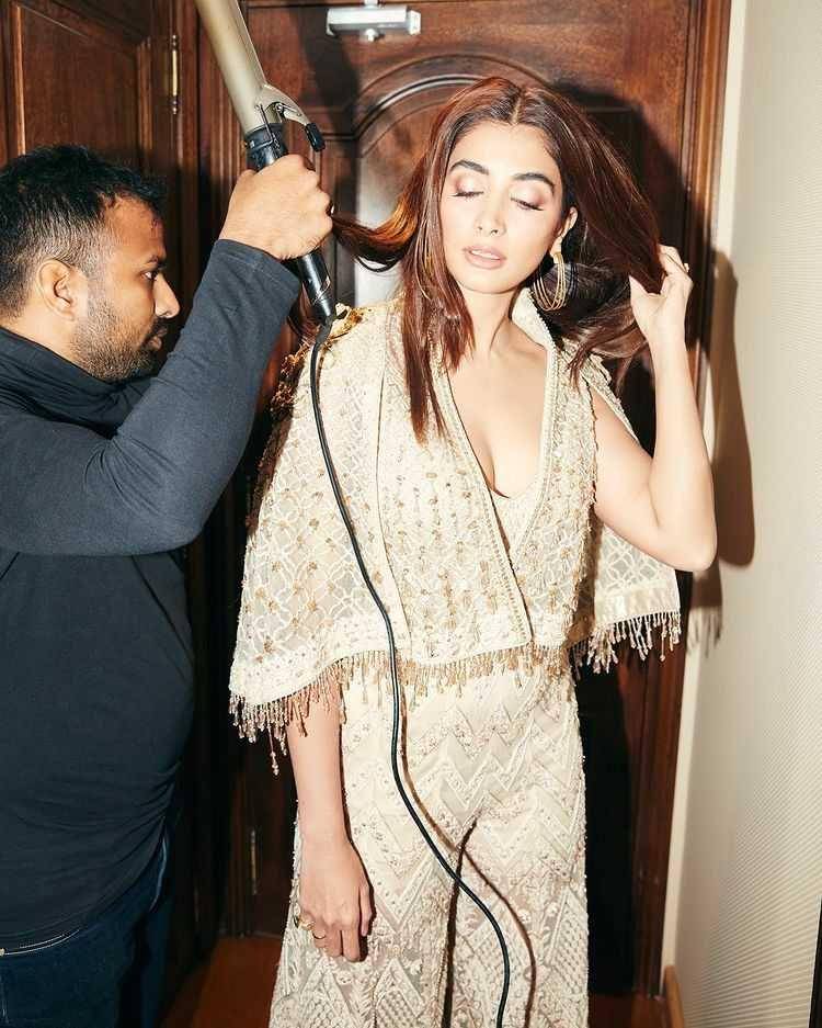 Pooja Hegde (instagram.com/hegdepooja)