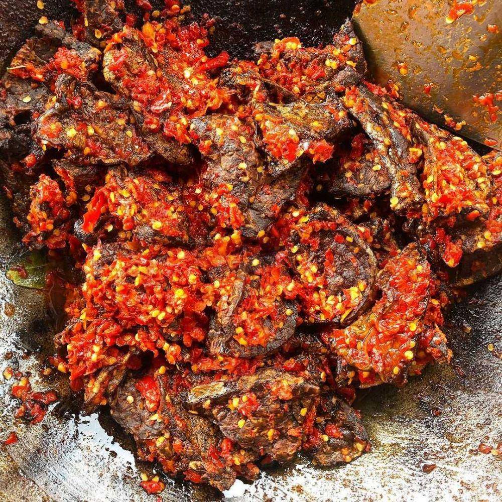 ilustrasi hidangan paru bumbu balado (instagram.com/bowinies11)