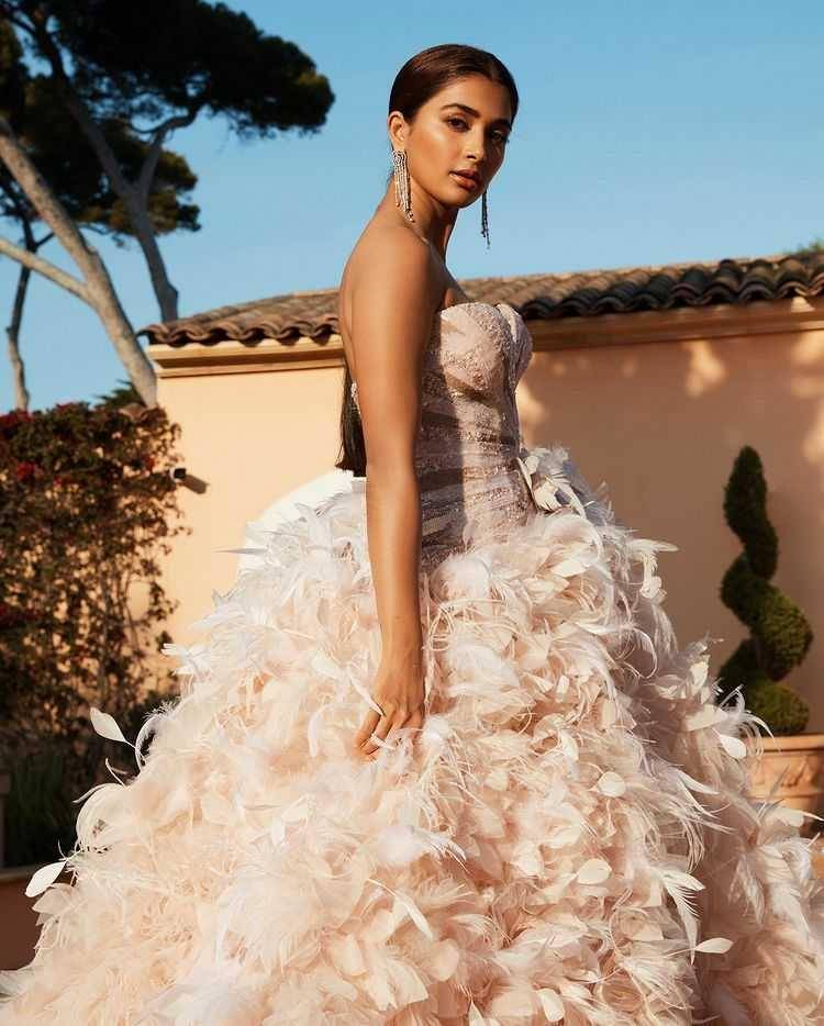 Pooja Hegde (instagram.com/hegdepooja)