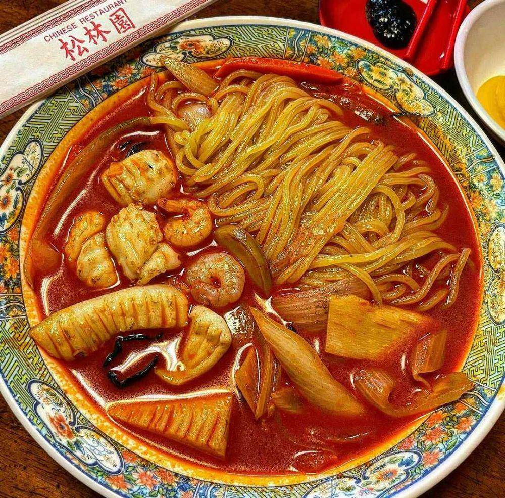 jjamppong (instagram.com/muckboeun)