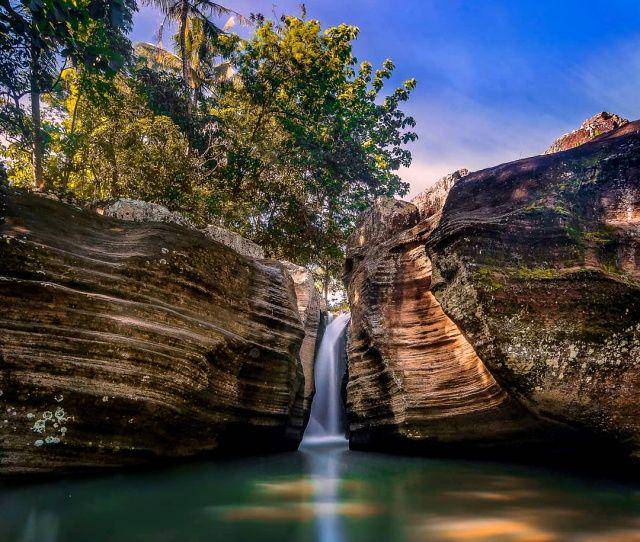 gambar pemandangan di air terjun Luweng Sampang (instagram.com/sumunara_nara)