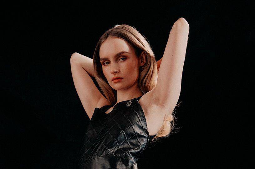 Olivia DeJonge (Schön! Magazine/Jonathan Schoonover)