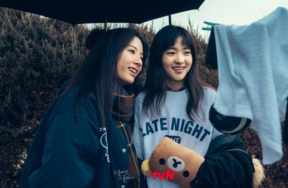 Bona dan Kim Tae Ri di drama Twenty-Five Twenty-One (instagram.com/tvn_drama)