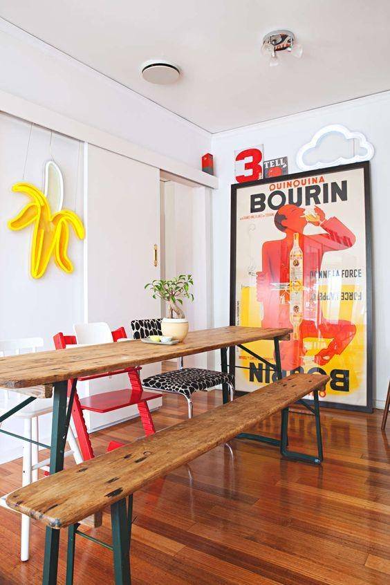 tips memajang poster di rumah (apartmenttherapy.com)