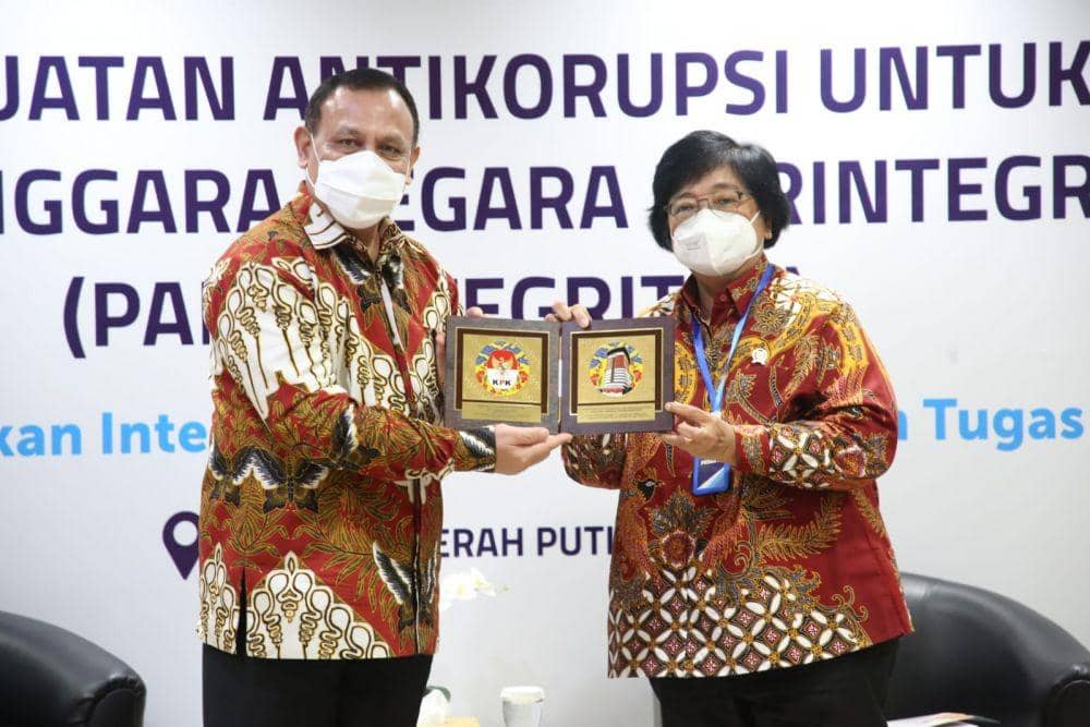 Sambangi KPK, Menteri LHK Siti Nurbaya Minta Bimbingan