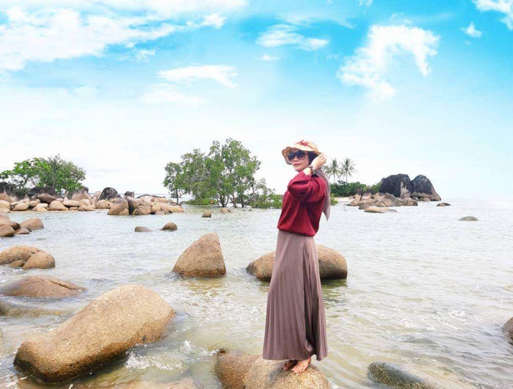 Pantai Batu Nenek (instagram.com/najwafaadilah)
