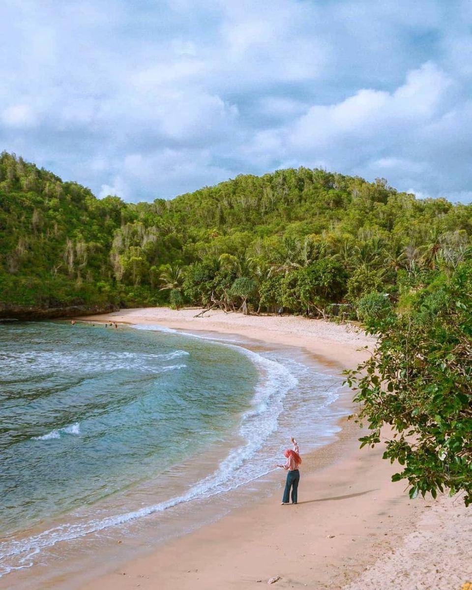 Pantai Bercak (instagram.com/nencywulan)