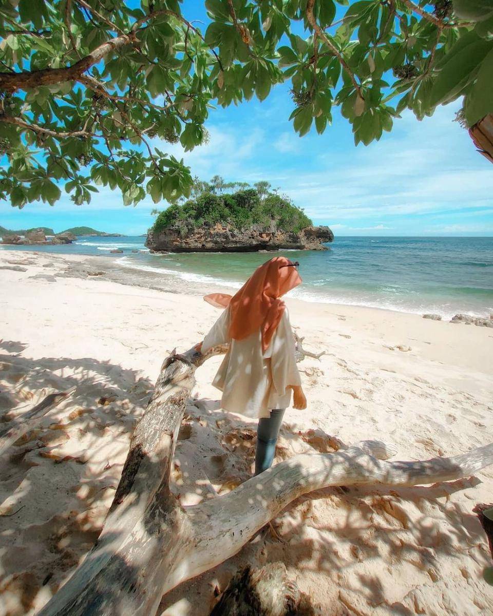 Pantai Banyu Meneng (instagram.com/titimijasikap)