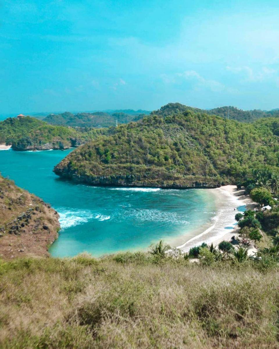 Pantai Bercak (instagram.com/olkynpradonnick)