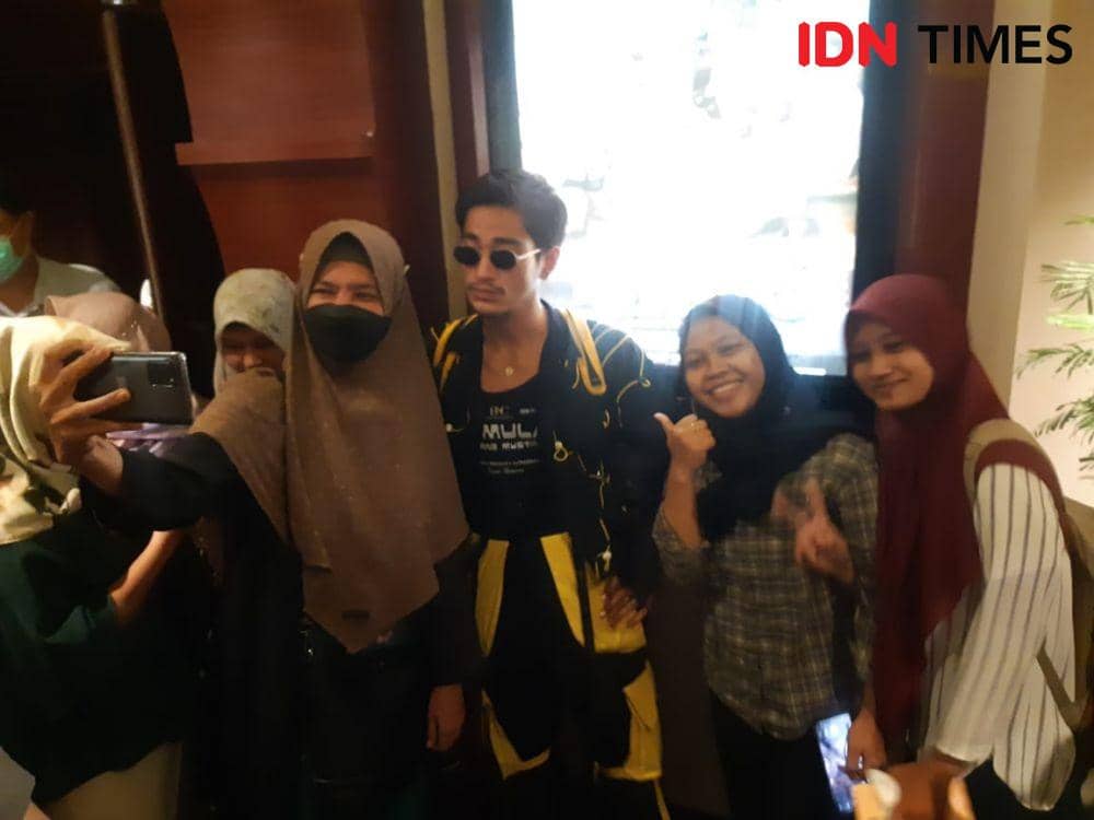 Ngakak, hingga Haru, Keseruan Nonton Film Srimulat di Surabaya