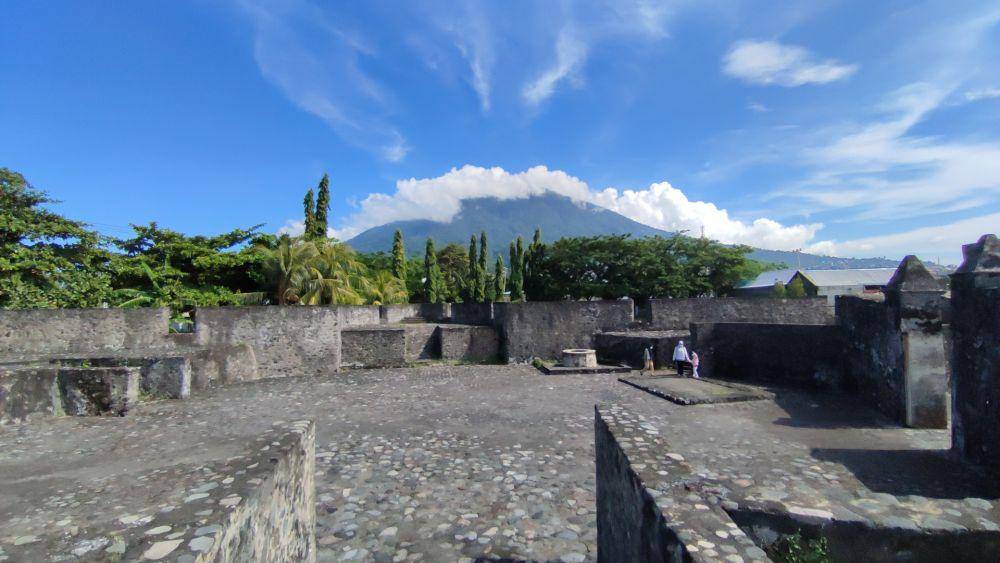 pemandangan sekitar Benteng Kalamata (instagram.com/Eko Okta Ardhita)