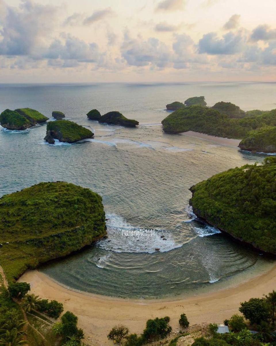 Pantai Bercak (instagram.com/nanang_a_e)