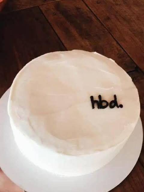 tulisan kocak di kue ulang tahun (instagram.com/humorsantuy)