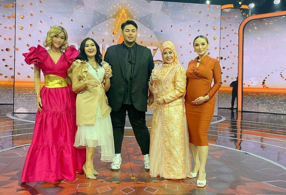 Zaskia Gotik dan rekan artis (instagram.com/inul.d)