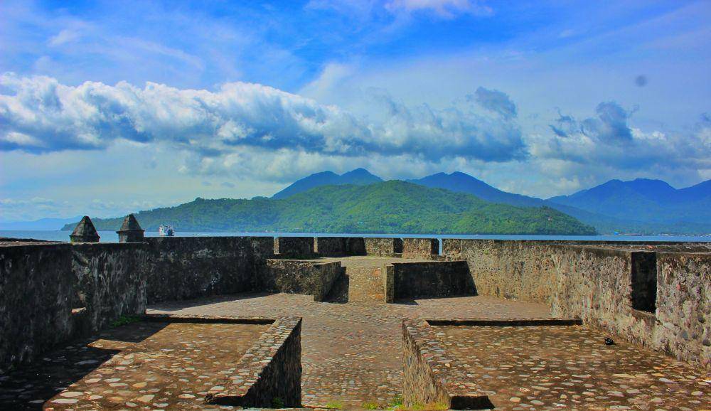 pemandangan depan Benteng Kalimata (google.maps/Ananda Muhammad)