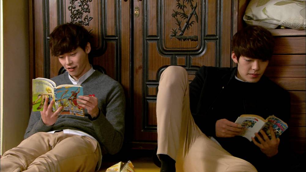 Lee Jong Suk dan Kim Woo Bin di drama School 2013 (Dok. VIU/School 2013)