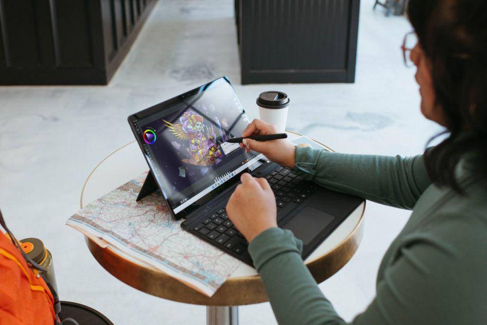 ilustrasi sedang bekerja (unsplash.com/Windows)