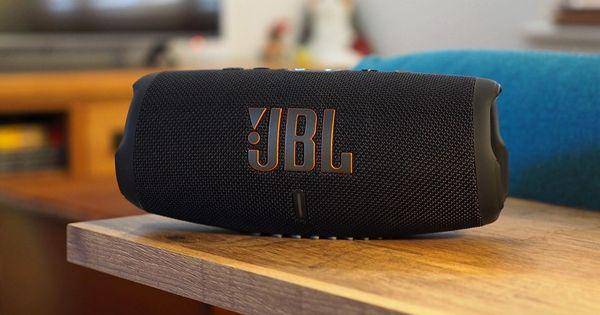 JBL Charge 5 (pocket-lint.com)
