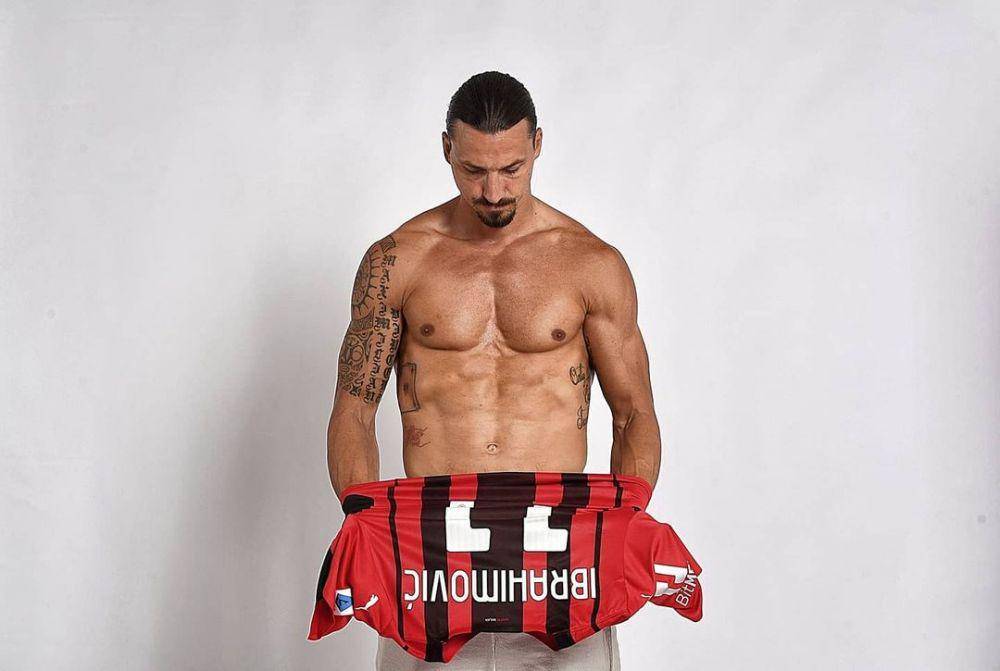 Zlatan Ibrahimovic tengah menjalani sesi foto. (instagram.com/iamzlatanibrahimovic)