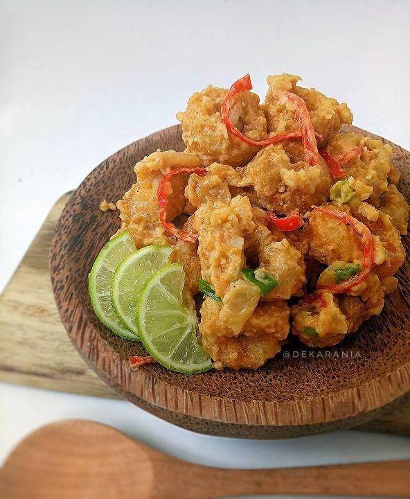 Calamari Salted Egg (Instagram.com/dekarania)