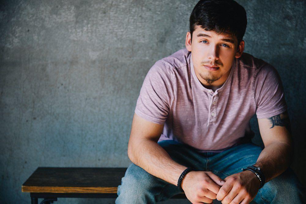 10 Fakta Noah Thompson, Penyanyi Country Juara American Idol 2022
