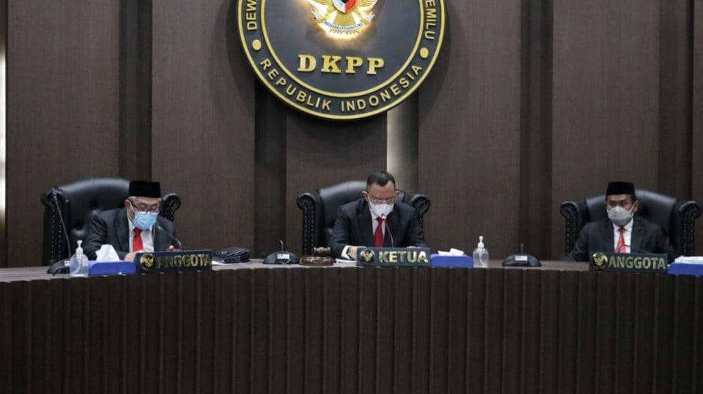 Jabat GM di Perusahaan Prabowo, Anggota KIP Aceh Tengah Diberhentikan