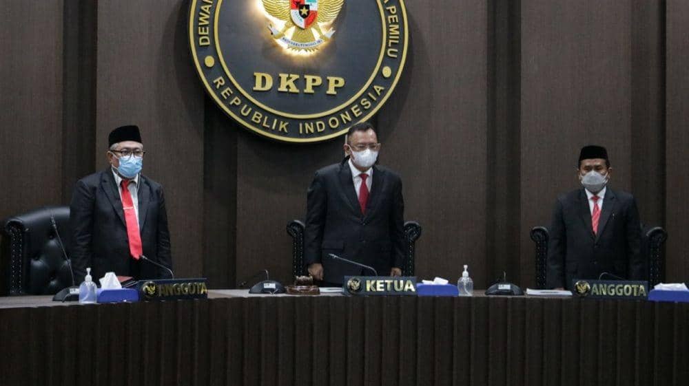 DKPP sedang menyelenggarakan sidang putusan. (Foto: Istimewa)