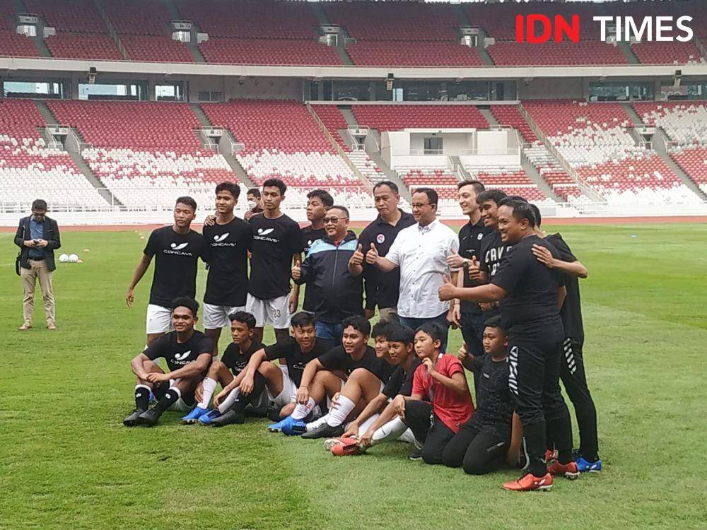 Mesut Oezil dalam acara coaching clinic bersama Concave. (IDN Times/Sandy Firdaus)
