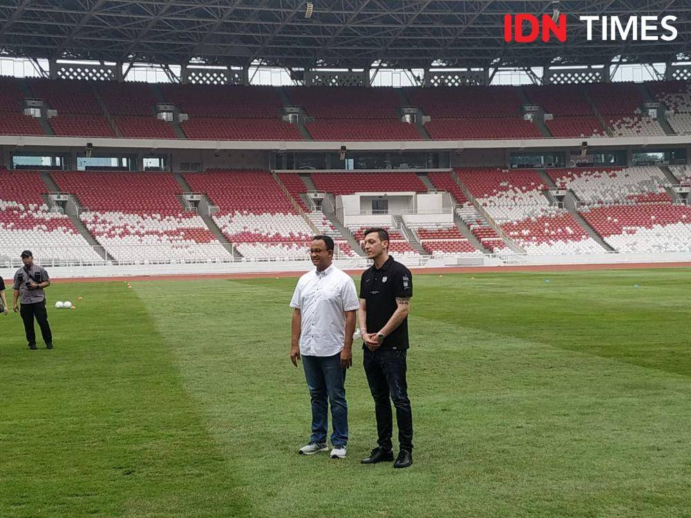 Mesut Oezil dalam acara coaching clinic bersama Concave. (IDN Times/Sandy Firdaus)