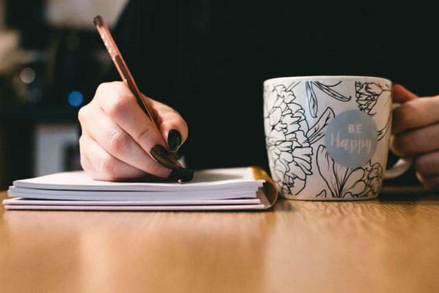 8 Ide Cerita Menulis Novel dari Kehidupan Sehari-hari