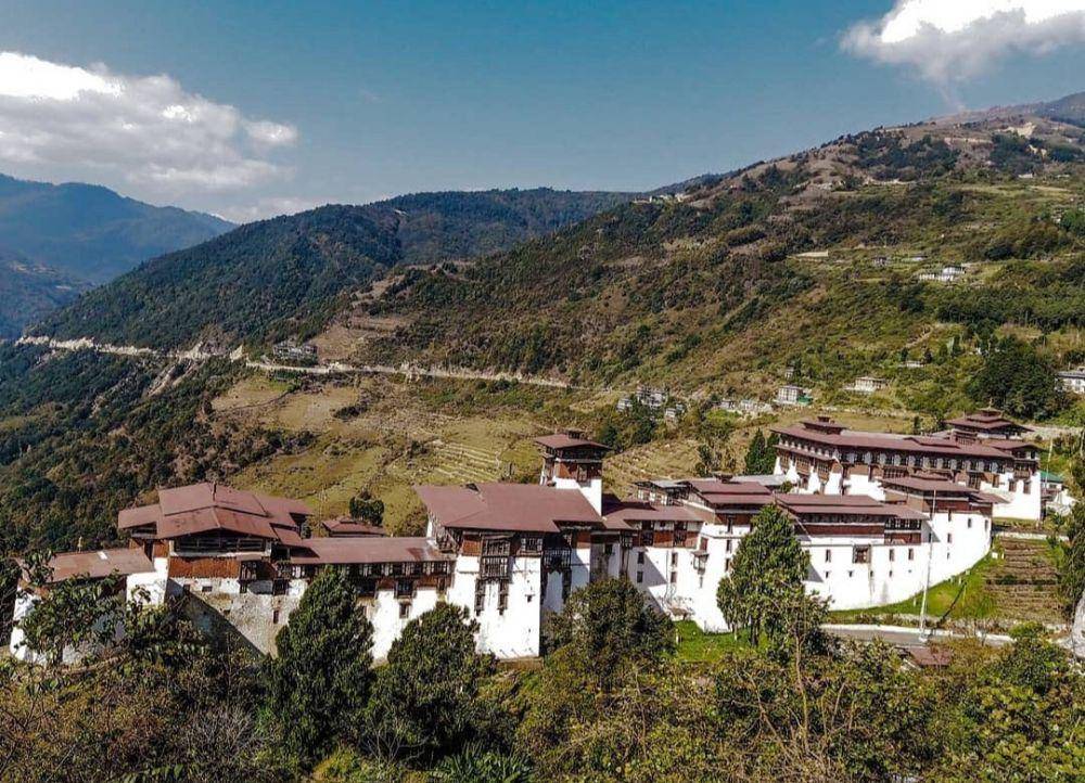 Trongsa Village (instagram.com/uniquely_bhutan)