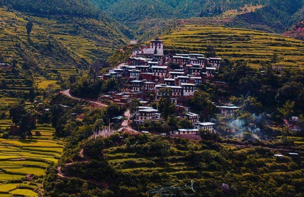 Wangdue Phodrang (instagram.com/explorebhutan.bt)