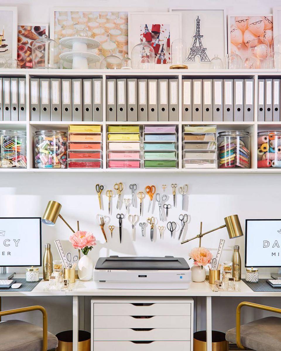 ilustrasi craft room (marthastewart.com)