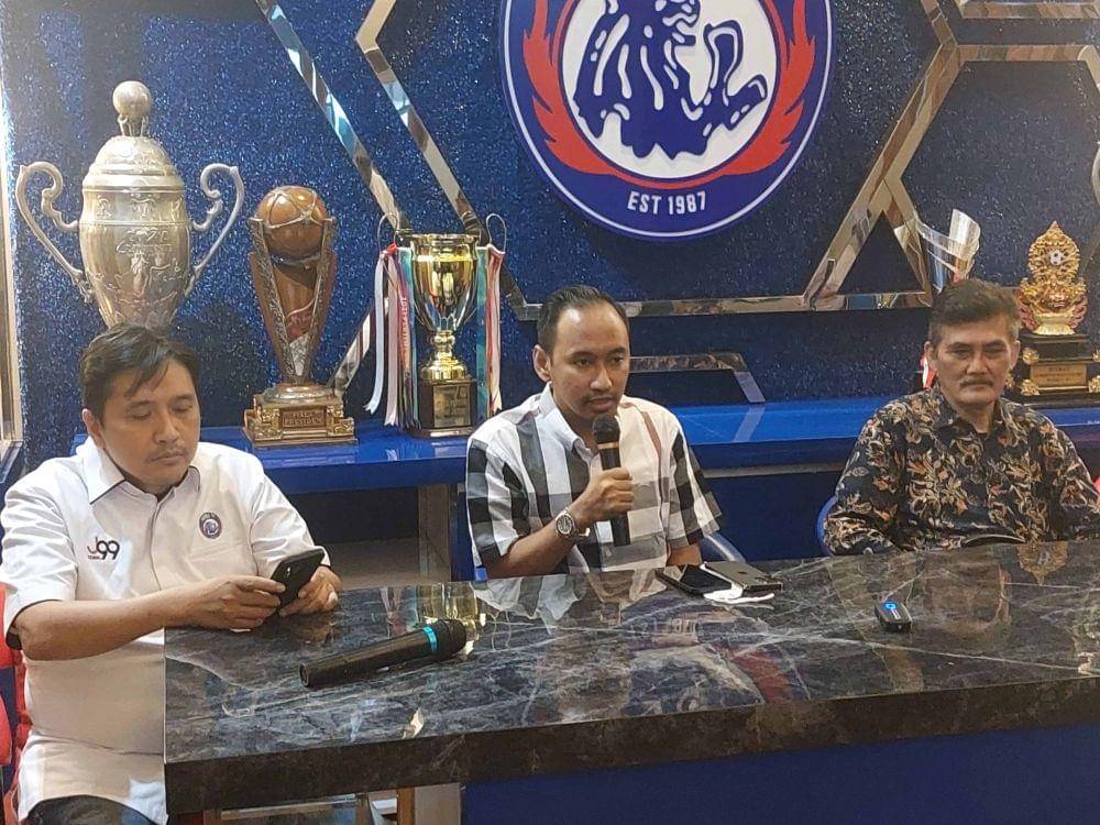 Ganesya Widya Pradana saat menjelaskan terkait sayembara desain training center. IDN Times/Alfi Ramadana