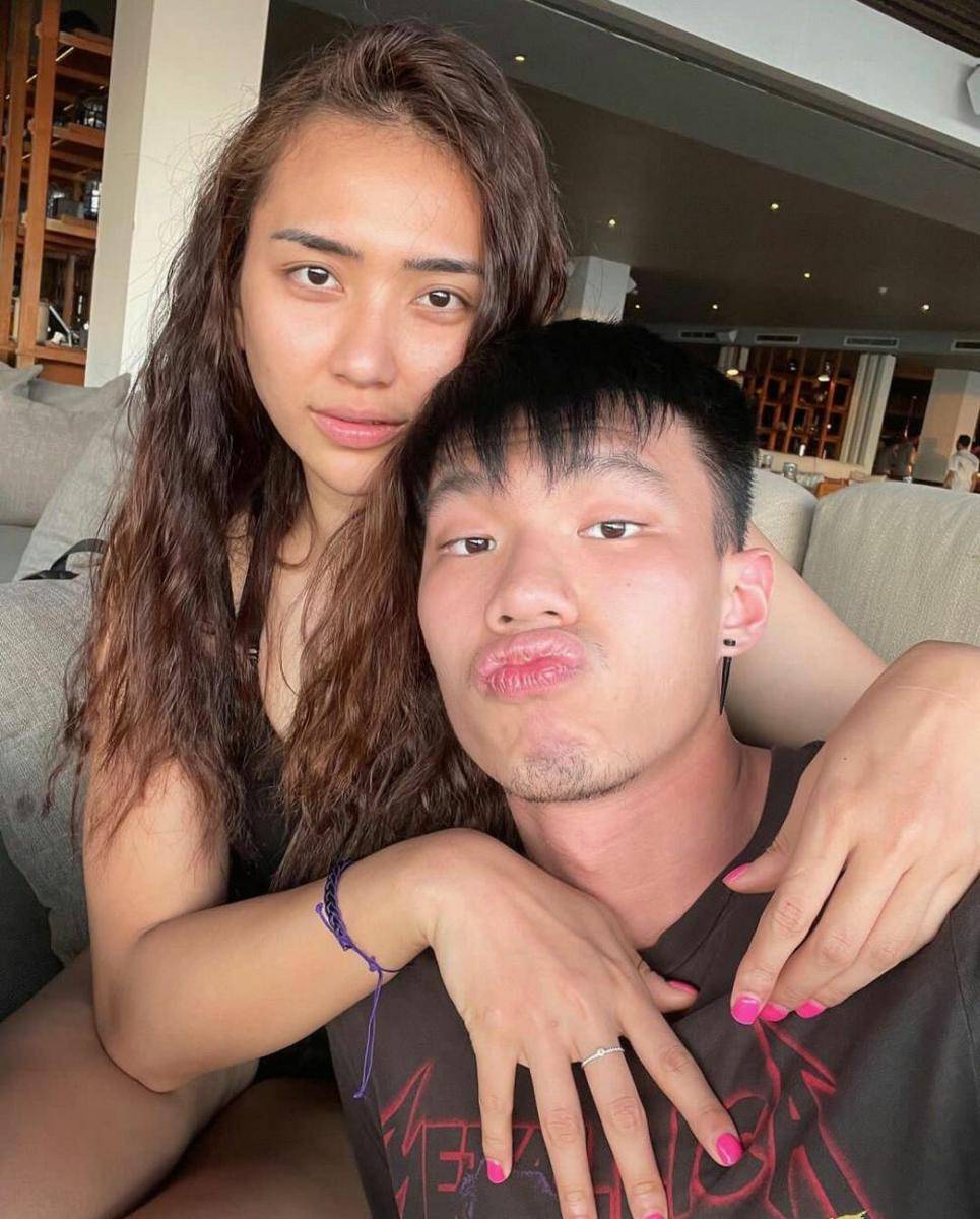potret Yolla Yuliana dan pacar (instagram.com/yollayuliana1515)