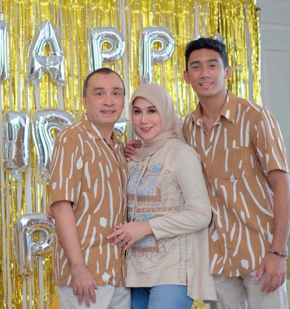potret keluarga Marini Zumarnis (instagram.com/marinizumarnisreal)
