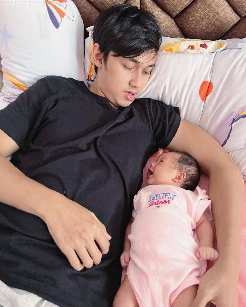 Hito Caesar dan buah hati (instagram.com/babybible911)