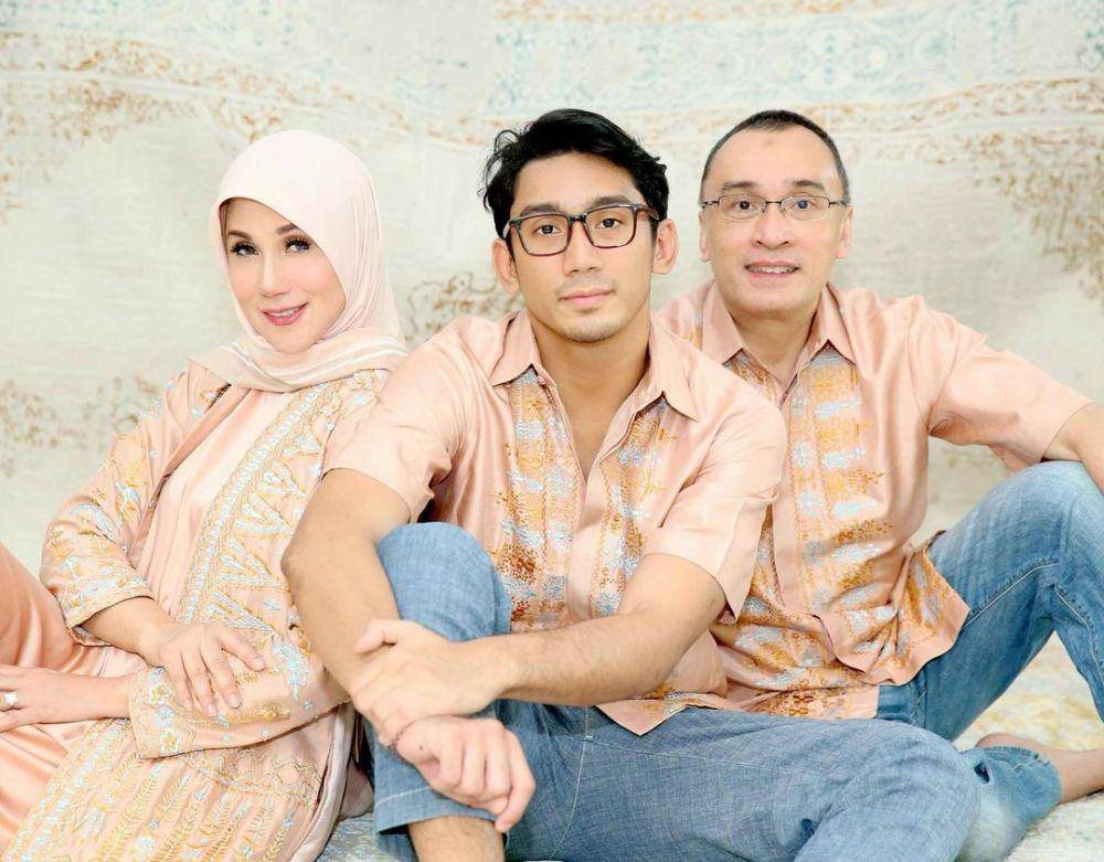 potret keluarga Marini Zumarnis (instagram.com/marinizumarnisreal)