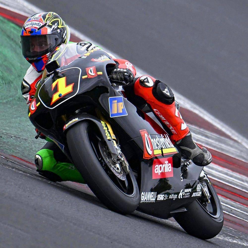 Max Biaggi (instagram.com/maxbiaggiofficial)
