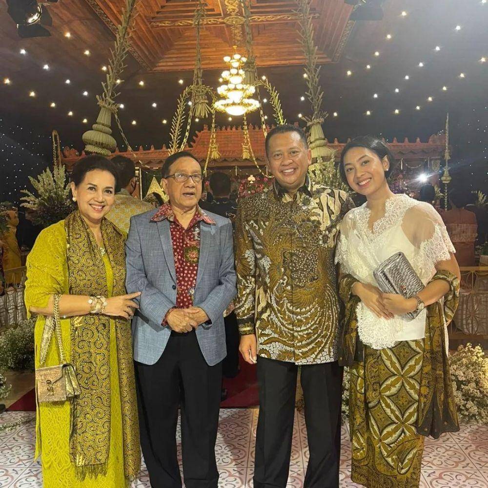 gaya busana Nina Tandjung (instagram.com/ninaatandjung)