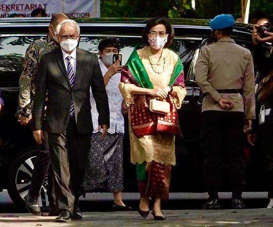 gaya busana Sri Mulyani (instagram.com/smindrawati)