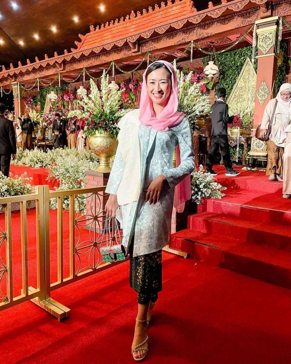 gaya busana Lathifa Anshori (instagram.com/lathifaanshori)