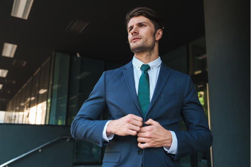 5 Perbedaan Jas dan Tuxedo yang Perlu Diketahui, Bukan Hanya Harga!