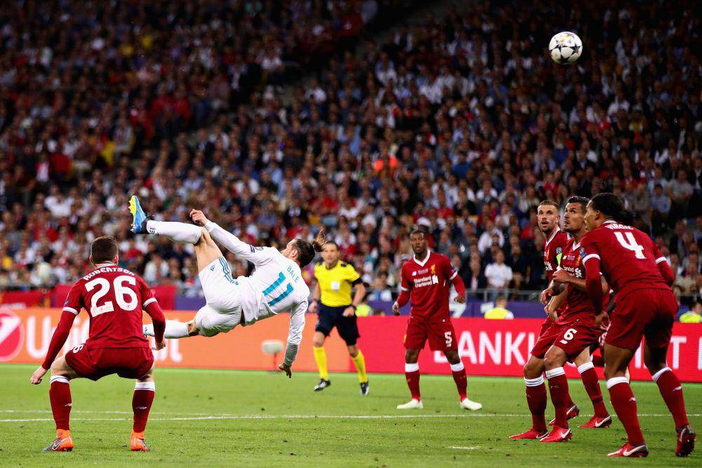 Gareth Bale melakukan tendangan salto di final Liga Champions 2017/2018 (twitter.com/ChampionsLeague)