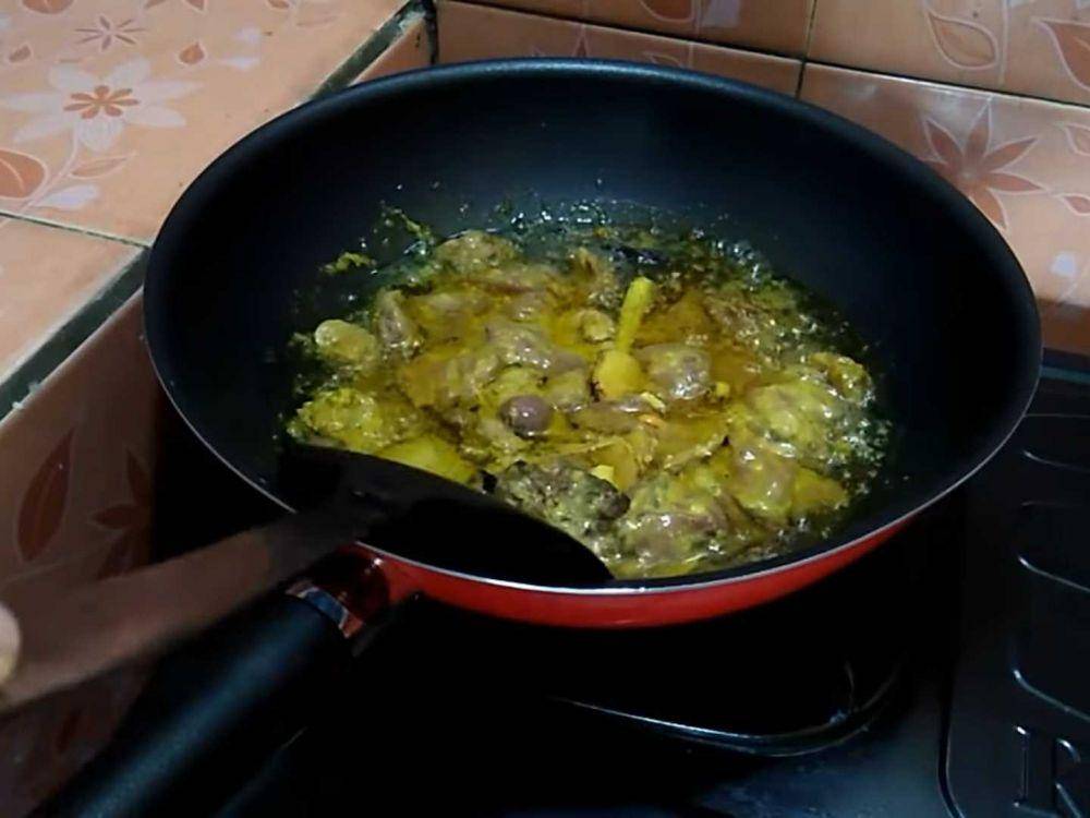 ilustrasi menggoreng ati ampela (youtube.com/CR COOK)