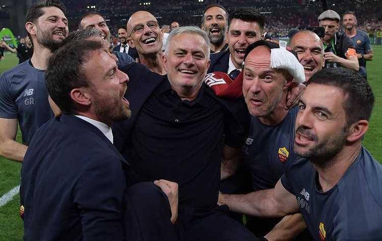 Jose Mourinho (instagram.com/@officialasroma)